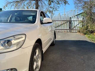 2012 Skoda Octavia II (A5) Рестайлинг, белый, 700000 рублей, вид 4
