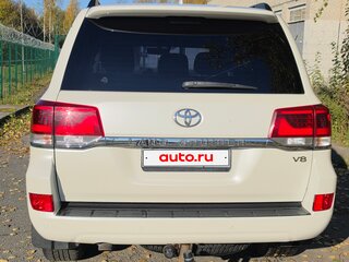 2018 Toyota Land Cruiser 200 Series Рестайлинг 2, белый, 5900000 рублей, вид 5