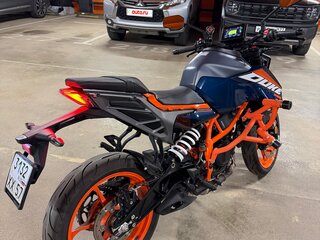 2023 KTM 390 Duke, синий, 550000 рублей, вид 3