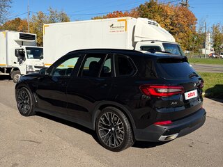 2019 BMW X5 40i IV (G05/G18), чёрный, 5750000 рублей, вид 2
