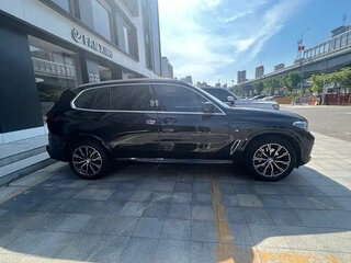 2022 BMW X5 Long 30Li IV (G05/G18), чёрный, 6592222 рублей, вид 3