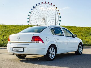 2011 Opel Astra H Рестайлинг, белый, 540000 рублей, вид 2