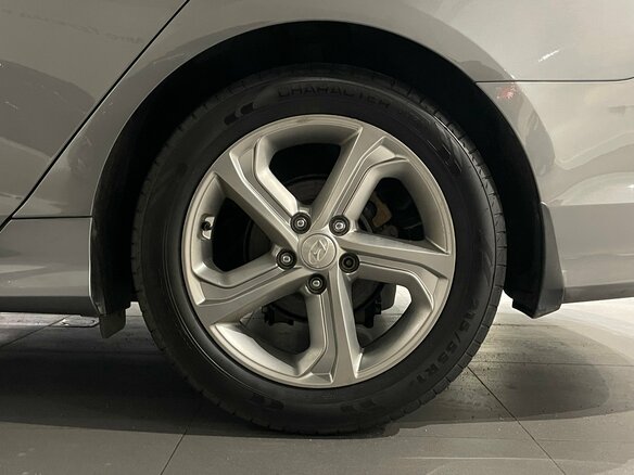 2018 Hyundai Sonata VII (LF) Рестайлинг, серый, 1800000 рублей - вид 27