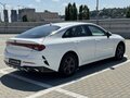2021 Kia K5 III, белый - вид 3