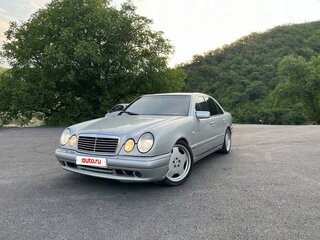 1999 Mercedes-Benz E-Класс 280 II (W210, S210) Рестайлинг, серебристый, 900000 рублей, вид 4