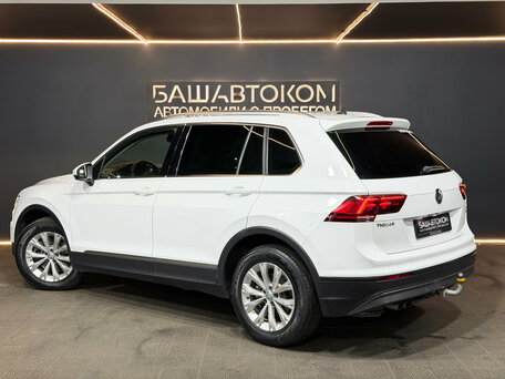 2017 Volkswagen Tiguan II, белый, 2495000 рублей, вид 4