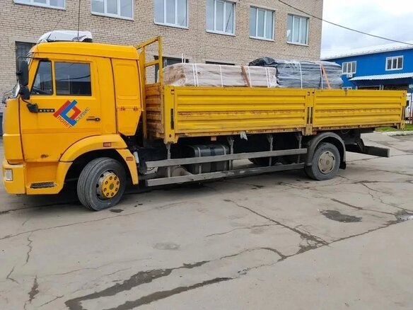 2018 КамАЗ 4308, жёлтый, 2200000 рублей - вид 4