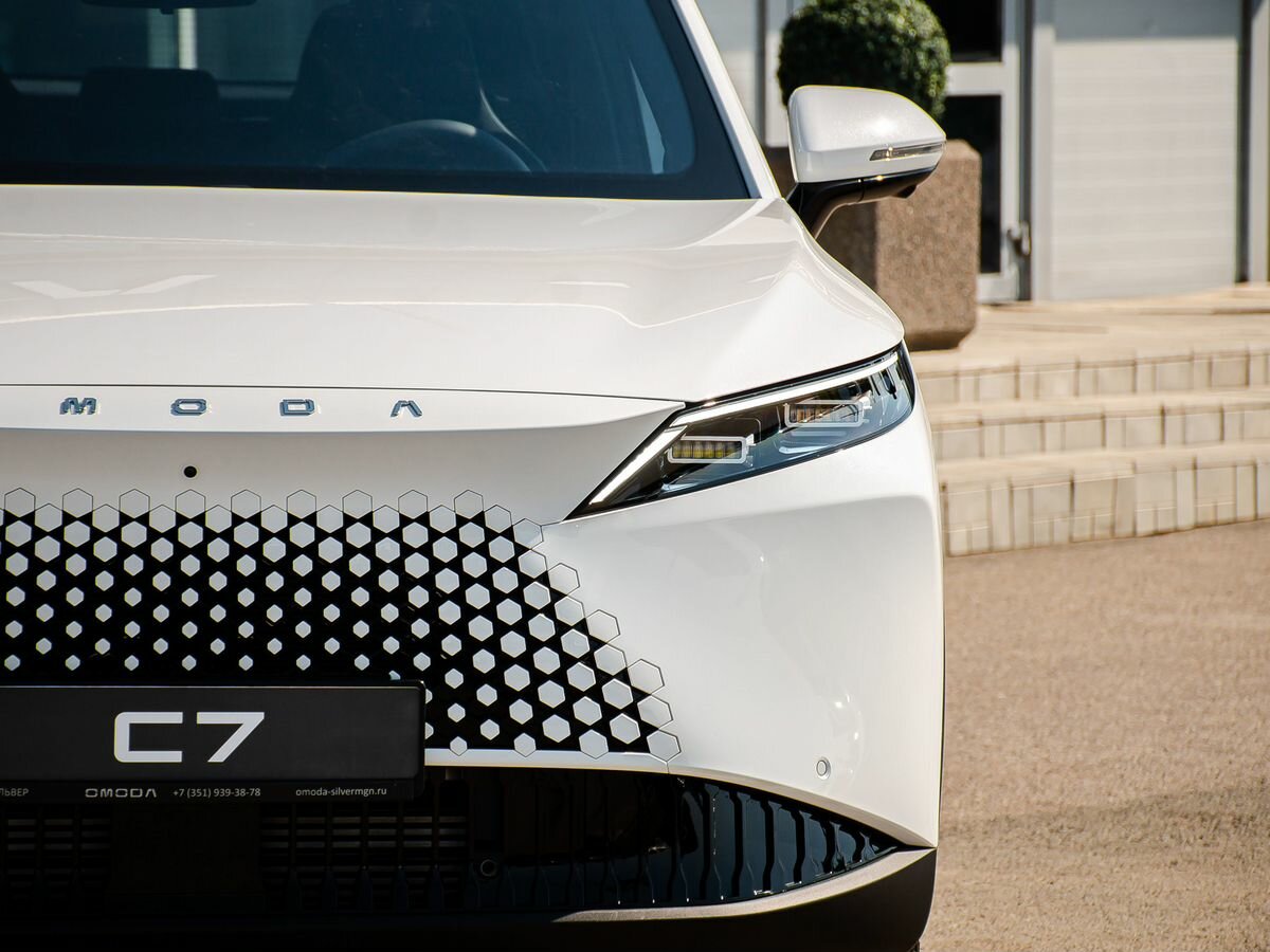 Открыть фотографии: Omoda C7