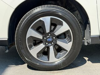 2017 Subaru Forester IV Рестайлинг 2, белый, 2195000 рублей, вид 4