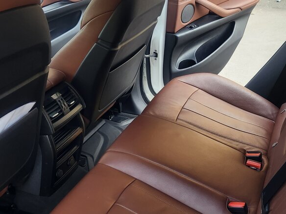 2016 BMW X6 40d II (F16), белый, 3800000 рублей - вид 16
