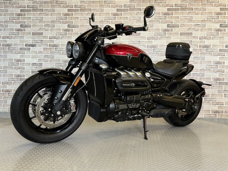 2025 Triumph Rocket 3, чёрный, 2775000 рублей, вид 5