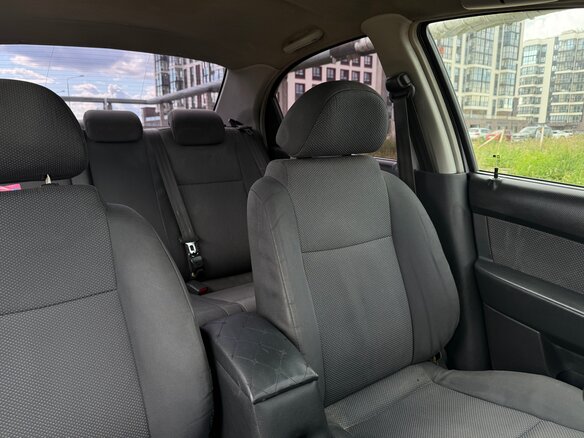 2011 Chevrolet Aveo I Рестайлинг, серый, 350000 рублей - вид 5