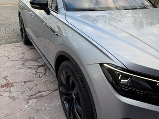 2020 Volkswagen Touareg III, серый, 4600000 рублей, вид 3