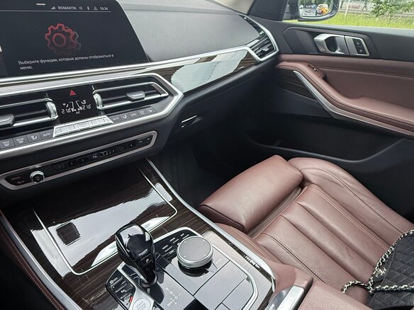 2020 BMW X5 25d IV (G05/G18), чёрный, 5000000 рублей - вид 6