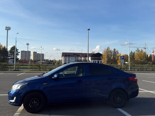 2013 Kia Rio 5-speed III, синий, 855000 рублей, вид 2