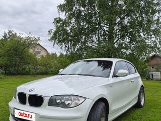 2011 BMW 1 серии 116i I (E81/E82/E87/E88) Рестайлинг, белый, 700000 рублей, вид 2