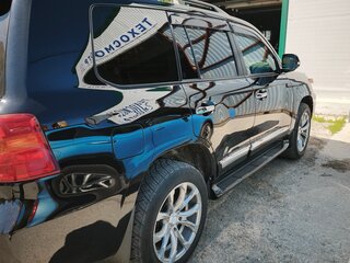 2013 Toyota Land Cruiser 200 Series Рестайлинг 1, чёрный, 4800000 рублей, вид 3