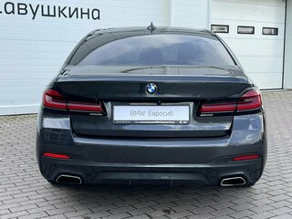 2021 BMW 5 серии 530i xDrive VII (G30/G31/G38) Рестайлинг, серый, 3665000 рублей, вид 4