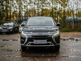 2020 Mitsubishi Outlander III Рестайлинг 3, чёрный, 1850000 рублей, вид 3