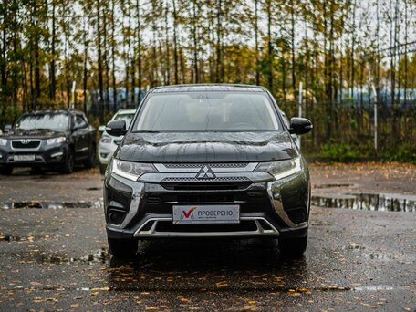 2020 Mitsubishi Outlander III Рестайлинг 3, чёрный, 1779000 рублей, вид 3