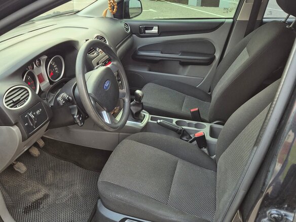 2011 Ford Focus II Рестайлинг, чёрный, 455000 рублей - вид 7