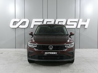 2021 Volkswagen Tiguan II Рестайлинг, коричневый, 3069000 рублей, вид 3