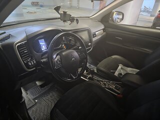 2022 Mitsubishi Outlander III Рестайлинг 3, чёрный, 2900000 рублей, вид 4