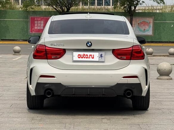 2022 BMW 1 серии 120i III (F52) Рестайлинг, белый - вид 3