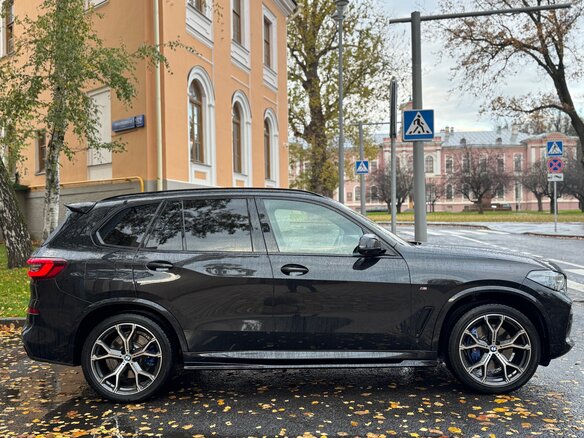 2021 BMW X5 30d IV (G05/G18), чёрный, 8190000 рублей - вид 10