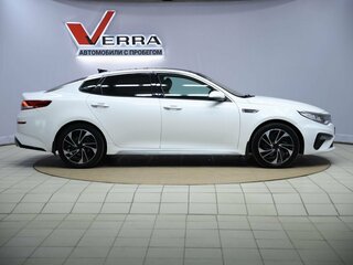 2018 Kia Optima IV Рестайлинг, белый, 1450000 рублей, вид 4