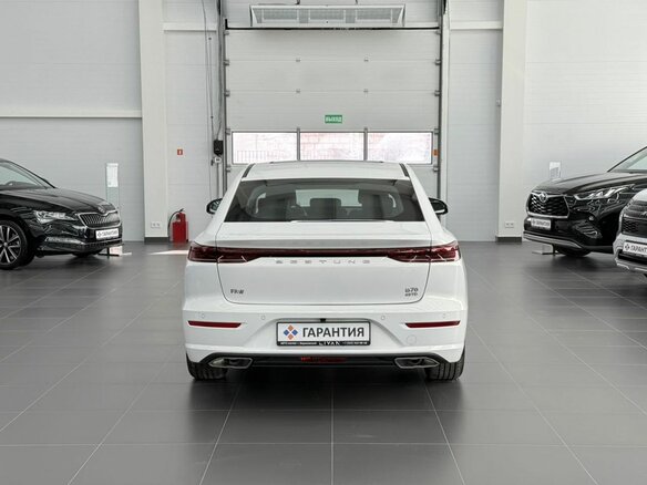 2024 FAW Bestune B70 I Рестайлинг, белый, 2699000 рублей - вид 3