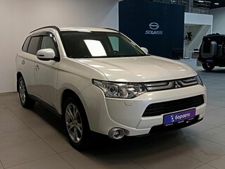 2013 Mitsubishi Outlander III, белый, 1150000 рублей, вид 3