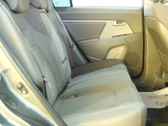 2010 Kia Sportage III, серебристый - вид 19
