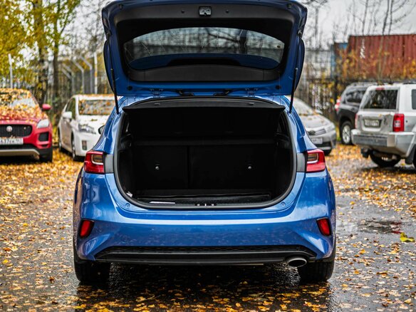 2019 Kia Ceed III, синий, 1480000 рублей - вид 13