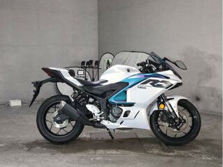 2025 Yamaha YZF-R3, серебристый, 655000 рублей, вид 2