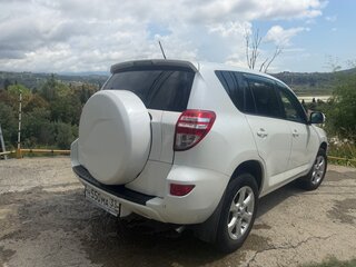 2011 Toyota RAV4 III (XA30) Рестайлинг, белый, 1350000 рублей, вид 3