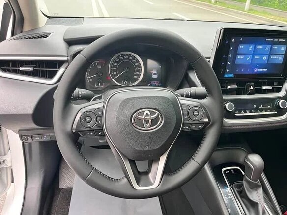 2023 Toyota Corolla XII (E210) Рестайлинг, белый - вид 7