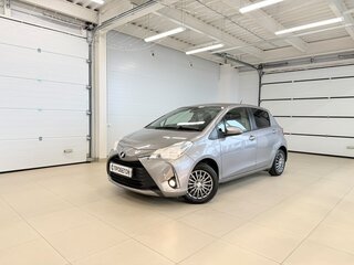 2017 Toyota Vitz III (XP130) Рестайлинг, серый, 1119000 рублей, вид 1