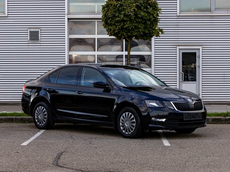 2020 Skoda Octavia III (A7) Рестайлинг, чёрный, 1695000 рублей, вид 3