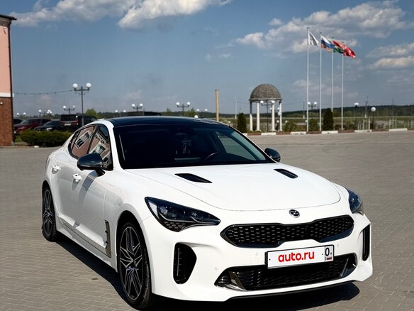 2020 Kia Stinger I Рестайлинг, белый - вид 5