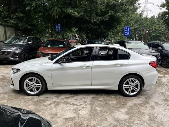 2022 BMW 1 серии 120i III (F52) Рестайлинг, белый, 1950000 рублей - вид 17