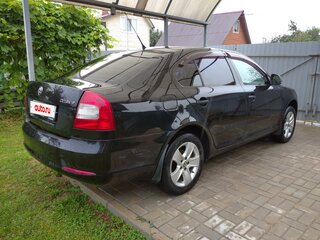 2010 Skoda Octavia II (A5) Рестайлинг, чёрный, 650000 рублей, вид 3