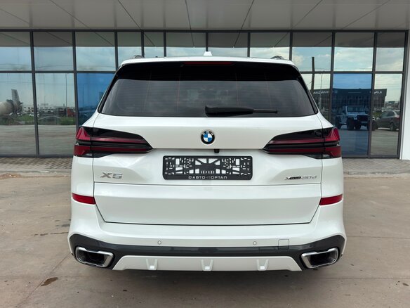 2025 BMW X5 30d IV (G05/G18) Рестайлинг, белый, 12750000 рублей - вид 5