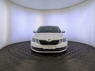 2019 Skoda Octavia III (A7) Рестайлинг, белый, 1790000 рублей, вид 2
