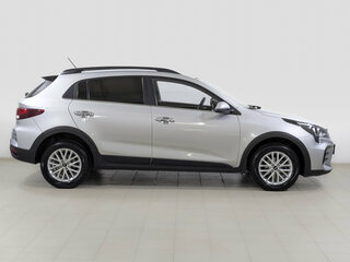 2021 Kia Rio X IV Рестайлинг, серебристый, 1655000 рублей, вид 4