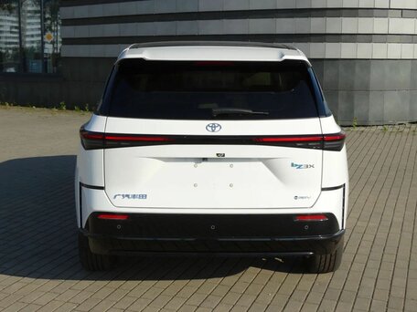 2026 Toyota bZ3X 58.3 kWh, белый, 3000000 рублей, вид 5