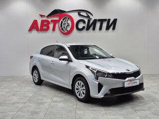 2021 Kia Rio IV Рестайлинг, серебристый, 1875000 рублей, вид 1