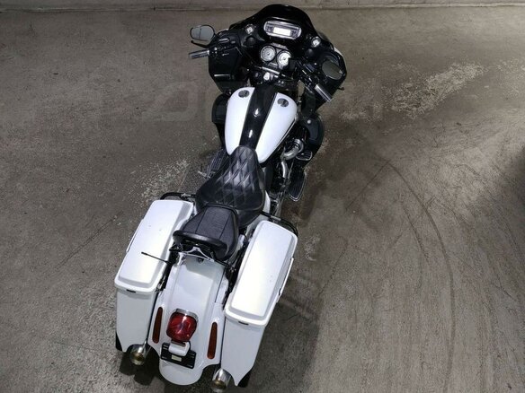2012 Harley-Davidson CVO Road Glide, белый, 1430000 рублей - вид 4