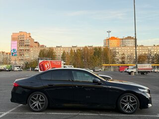 2025 BMW 5 серии 523d VIII (G60/G61/G68), чёрный, 7800000 рублей, вид 2