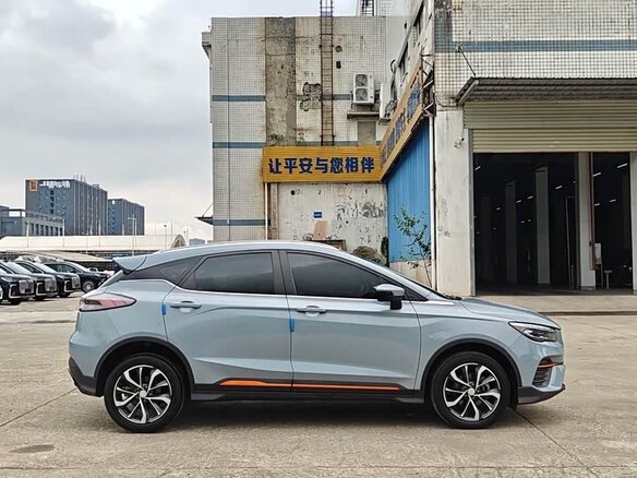 2022 Geely Emgrand S, серебристый, 980000 рублей - вид 7